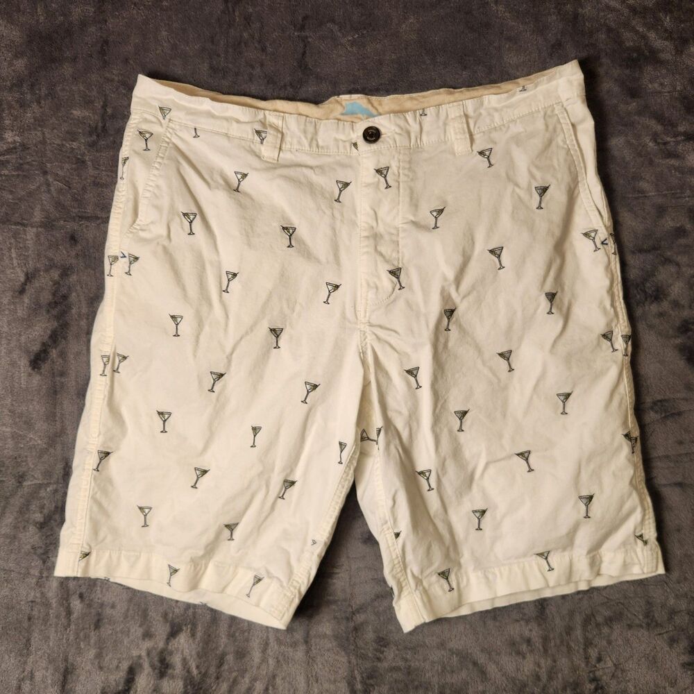 Tommy Bahama Mix Master Continental Mens Shorts 35 Martini Embroidered Cream